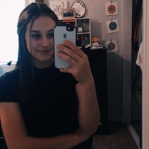 Meet your Posher, Mia